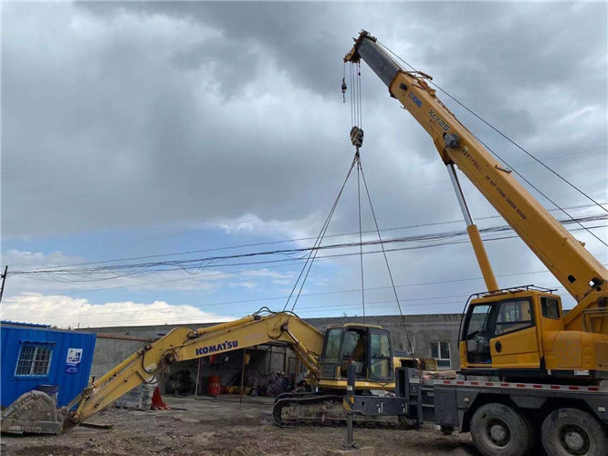 会宁县25吨吊车的工作半径是多少？